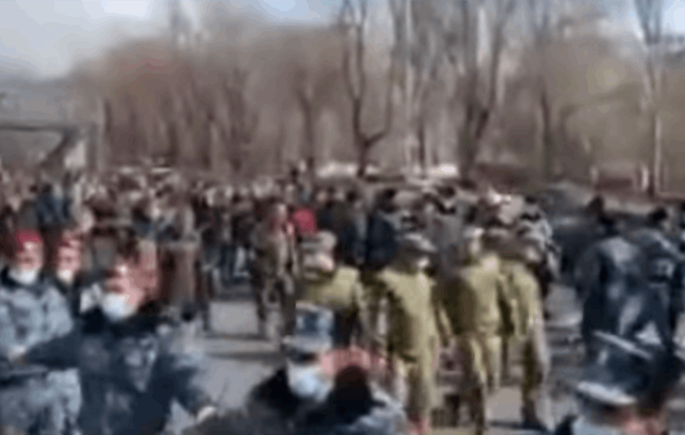 VELIKA KRIZA U JERMENIJI: Opozicija podigla šatore ispred vlade, OGLASIO SE I PUTIN! (VIDEO) 